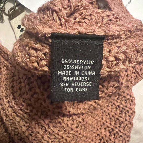 Knit crop top - Picture 5 of 5